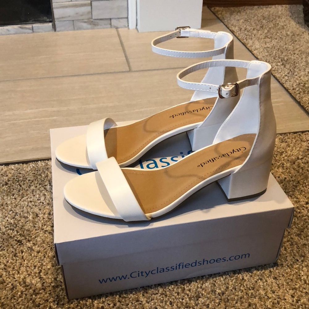 NWT white block heel sandals